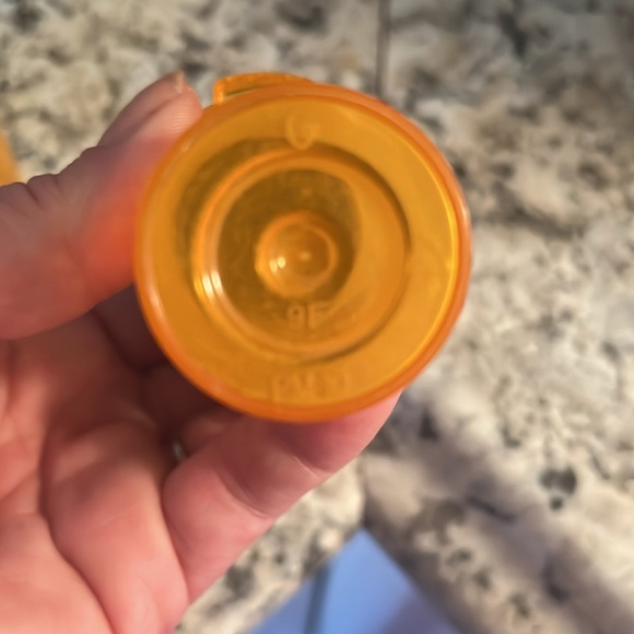 1 large and 3 small Empty Medicine Pill Amber Plastic Containers Prescription - Picture 5 of 5